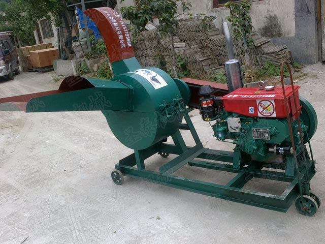 玉米秸稈揉搓機不僅能對各（gè）種鮮幹草類和玉米秸稈進（jìn）行鍘切，也可用於牲畜飼草、青貯飼料的加工