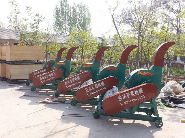 揉搓機的動、定（dìng）刀片應經常（cháng）保（bǎo）持刃口鋒利，否則，應及時卸下（xià）進行刃磨