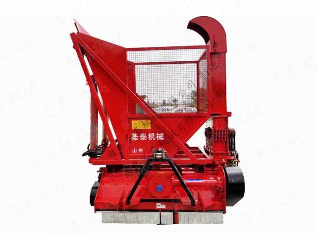 行走式秸稈回收機適於切碎各種青草、幹草、穀秸、麥秸等各種飼料