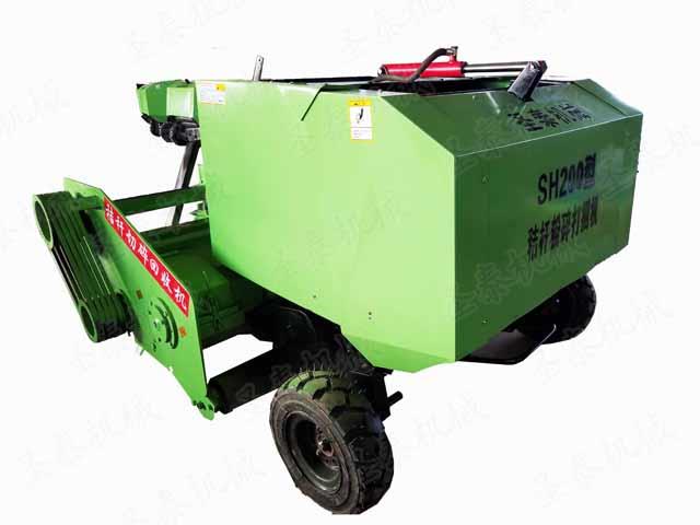 經過稻（dào）草撿拾打捆機對秸稈（gǎn）的密封加工之（zhī）後飼料的規格和質量都會變好（hǎo）