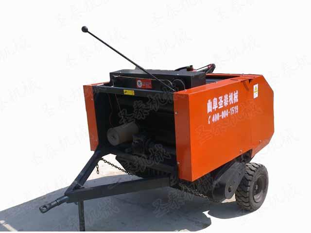 牧草撿拾打捆機（jī）存放時要內部打掃幹淨，把殘留農作物清除幹淨