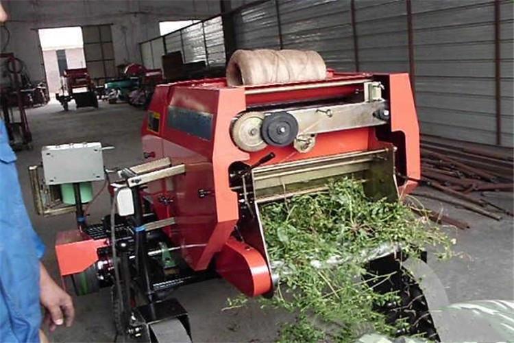 青貯（zhù）打捆機