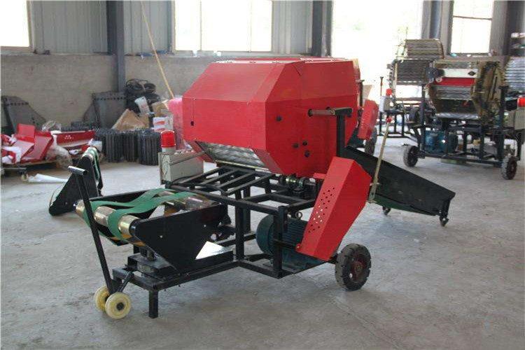 打（dǎ）捆包膜機在進行定期檢查、調整和潤滑前，需要對其進行（háng）清理，當設備儲存於戶外（wài）潮濕的環境中時，該作業更為重要