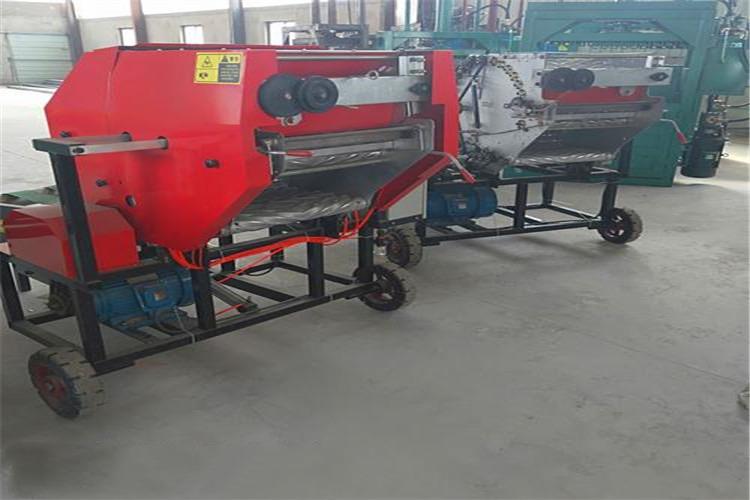 檢查銘牌標注（zhù）內容，其中包括：機具型號、外形尺寸、配套動力、生產日期、生（shēng）產企業名稱（chēng）等