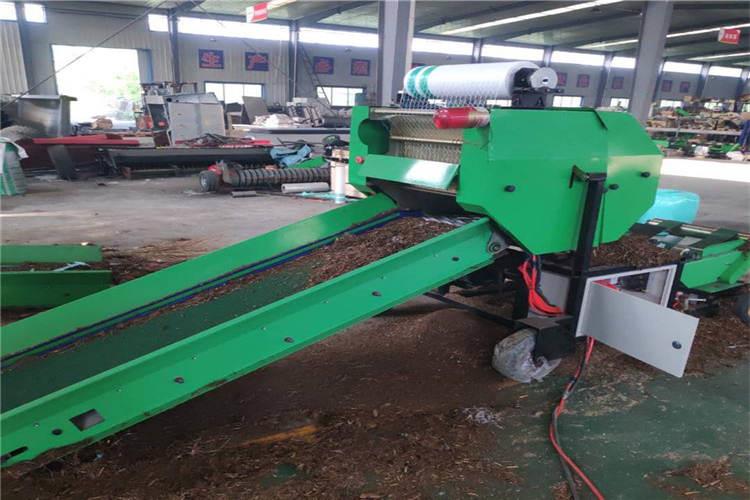 青貯打捆機收割功課（kè）時，要按（àn）期加油加水，並對發念頭高溫部位進行檢查，及時清除四周的可燃物、油汙