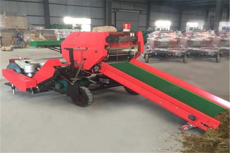 長時間使用青貯打捆機會導致濾（lǜ）油器的濾芯被堵塞，因此我們記得要注意定（dìng）期的清潔青貯打捆機，尤其是定期（qī）的更換濾芯（xīn）