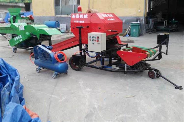 打捆包膜（mó）一體機和發酵池原理一（yī）樣。但是要比發酵池密封效果（guǒ）好的多，青儲質（zhì）量高